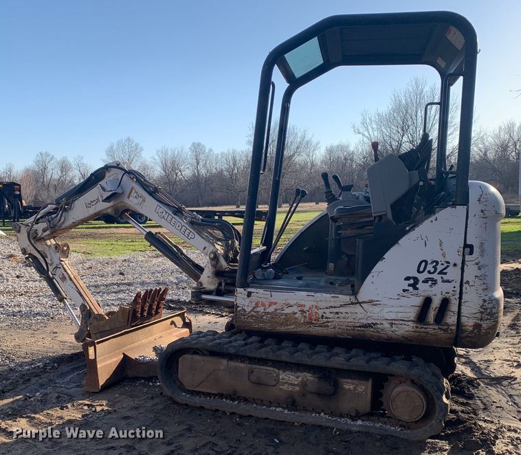 image for item MM9740 2004 Bobcat 325G  mini excavator