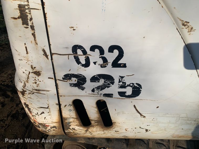 image for item MM9740 2004 Bobcat 325G  mini excavator