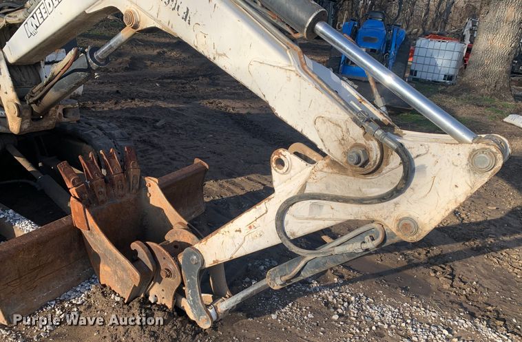 image for item MM9740 2004 Bobcat 325G  mini excavator