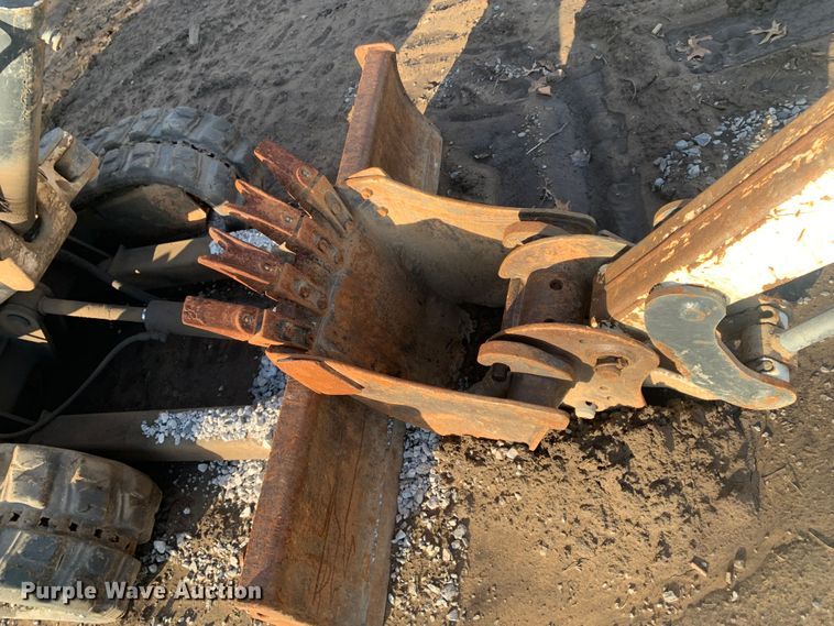 image for item MM9740 2004 Bobcat 325G  mini excavator