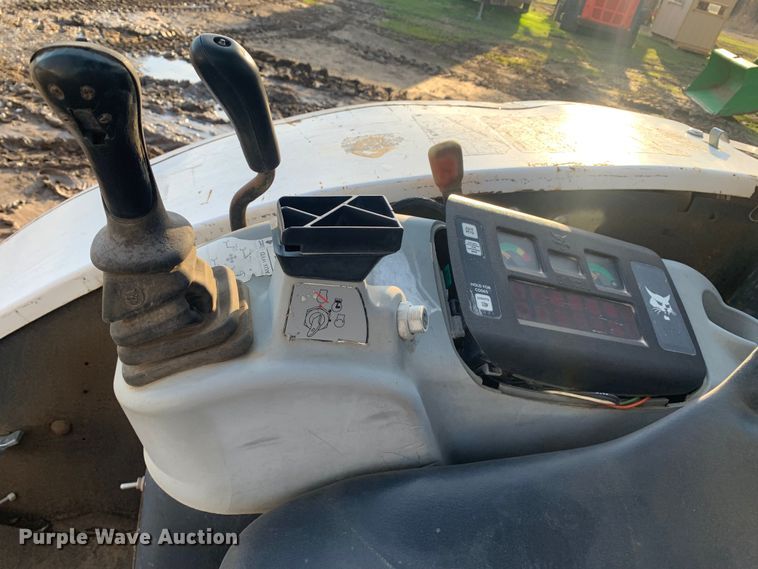 image for item MM9740 2004 Bobcat 325G  mini excavator