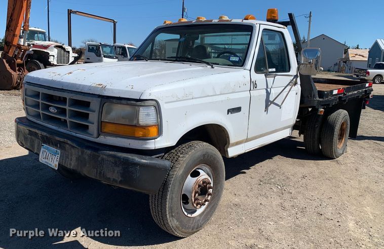 image for item MM9751 1996 Ford F450 Super Duty  flatbed truck
