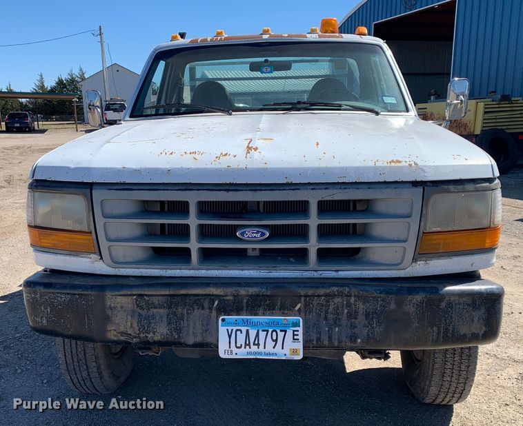 image for item MM9751 1996 Ford F450 Super Duty  flatbed truck