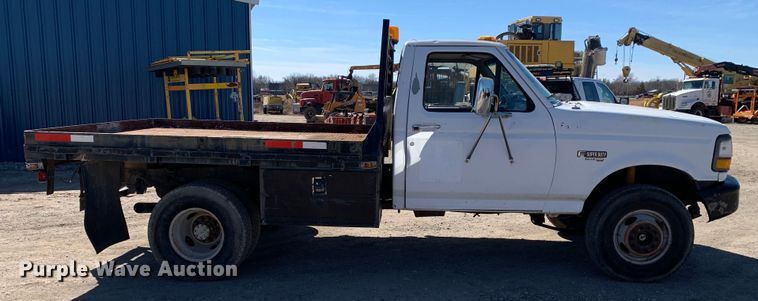 image for item MM9751 1996 Ford F450 Super Duty  flatbed truck