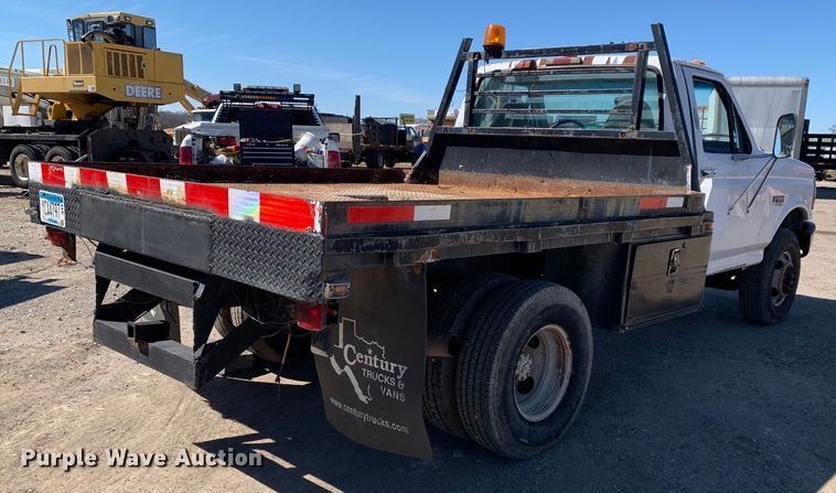 image for item MM9751 1996 Ford F450 Super Duty  flatbed truck