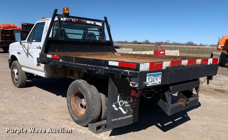 image for item MM9751 1996 Ford F450 Super Duty  flatbed truck