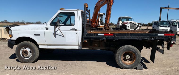 image for item MM9751 1996 Ford F450 Super Duty  flatbed truck