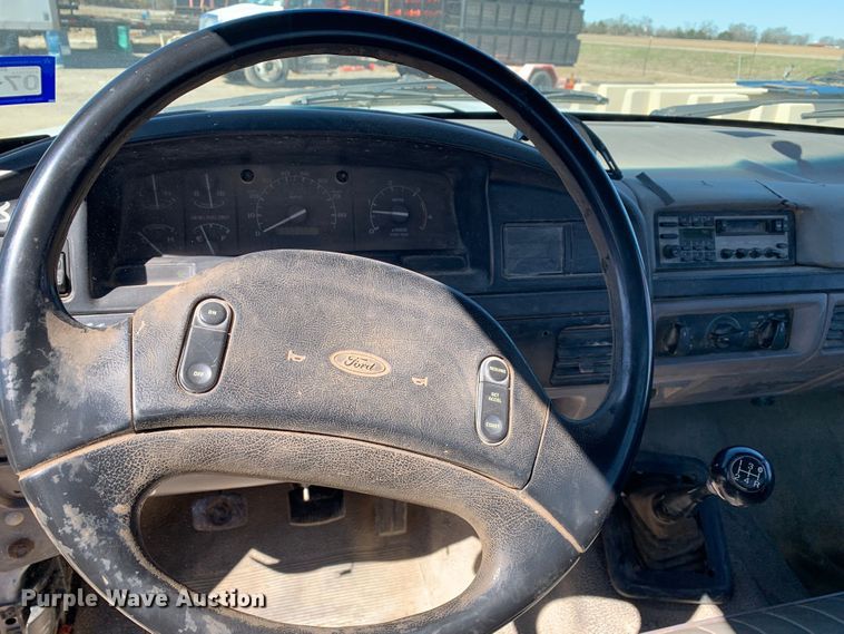 image for item MM9751 1996 Ford F450 Super Duty  flatbed truck