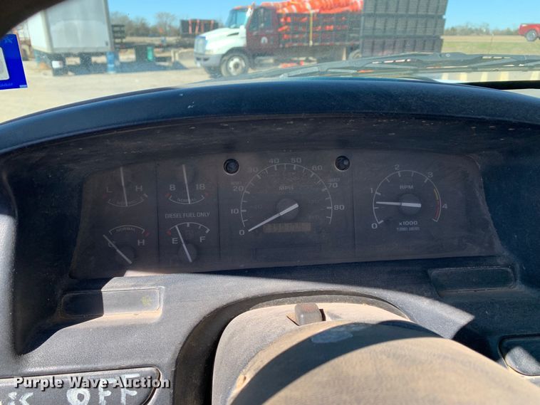 image for item MM9751 1996 Ford F450 Super Duty  flatbed truck