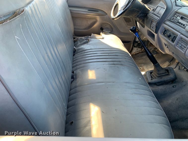 image for item MM9751 1996 Ford F450 Super Duty  flatbed truck