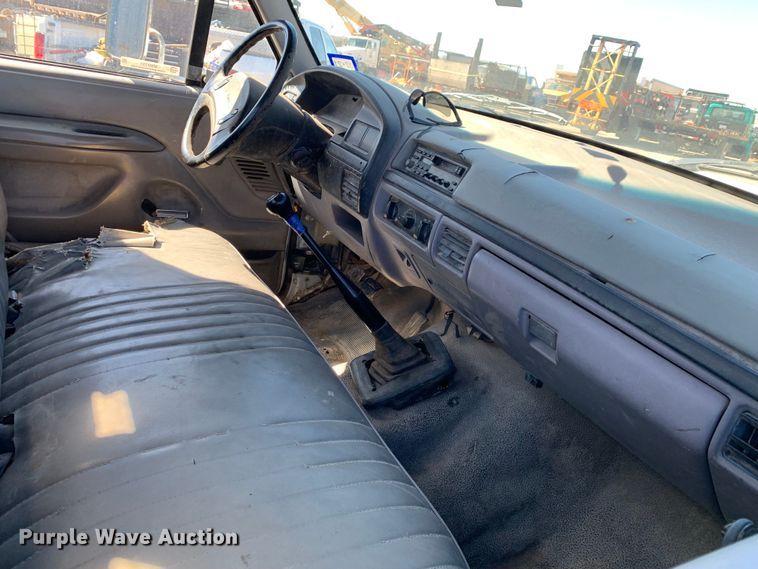 image for item MM9751 1996 Ford F450 Super Duty  flatbed truck