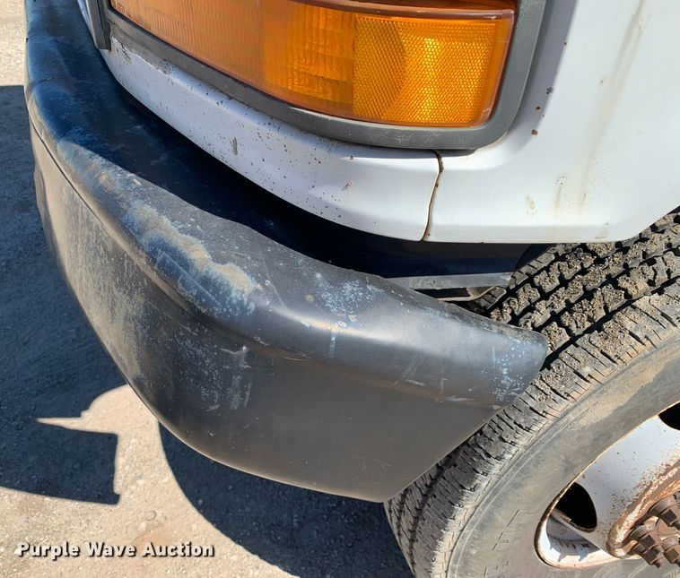 image for item MM9751 1996 Ford F450 Super Duty  flatbed truck