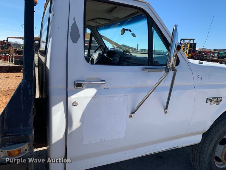 image for item MM9751 1996 Ford F450 Super Duty  flatbed truck