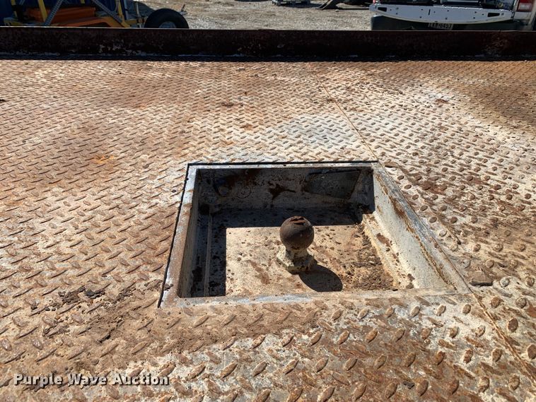 image for item MM9751 1996 Ford F450 Super Duty  flatbed truck