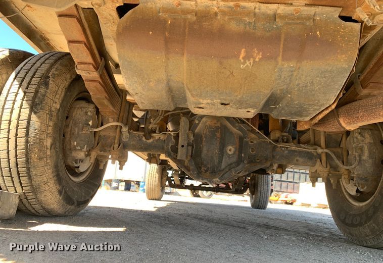 image for item MM9751 1996 Ford F450 Super Duty  flatbed truck