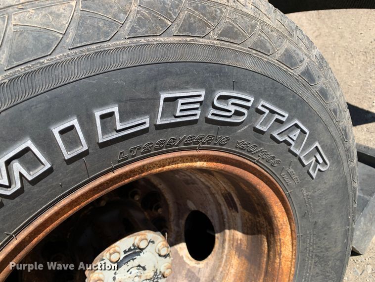 image for item MM9751 1996 Ford F450 Super Duty  flatbed truck