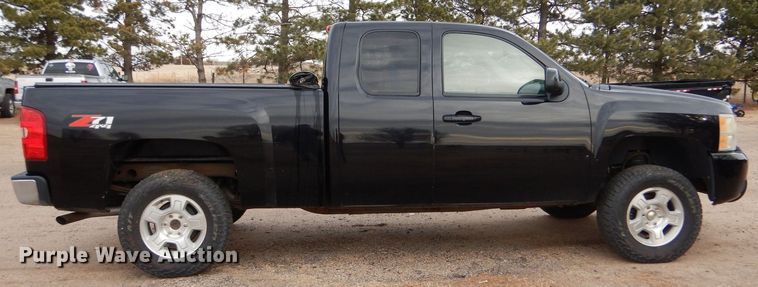 image for item MP9057 2008 Chevrolet Silverado 1500  Ext. Cab pickup truck