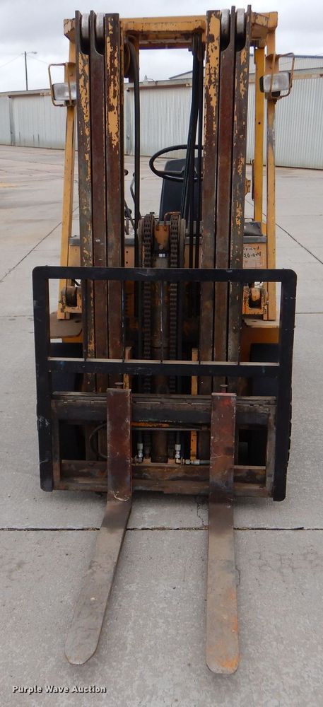 image for item MT9818 Komatsu FG25C-8  forklift