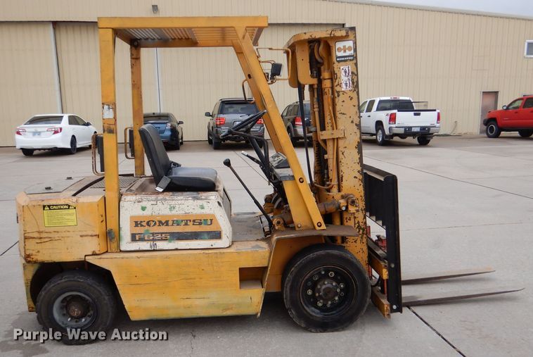 image for item MT9818 Komatsu FG25C-8  forklift