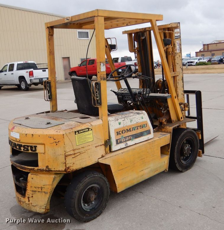 image for item MT9818 Komatsu FG25C-8  forklift