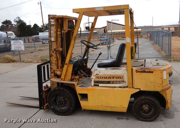 image for item MT9818 Komatsu FG25C-8  forklift