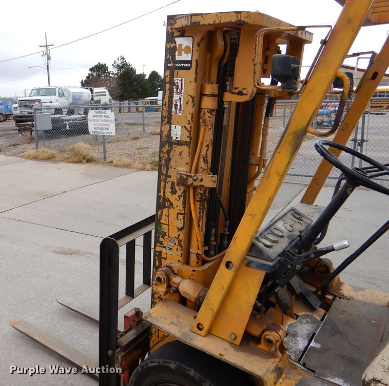 image for item MT9818 Komatsu FG25C-8  forklift