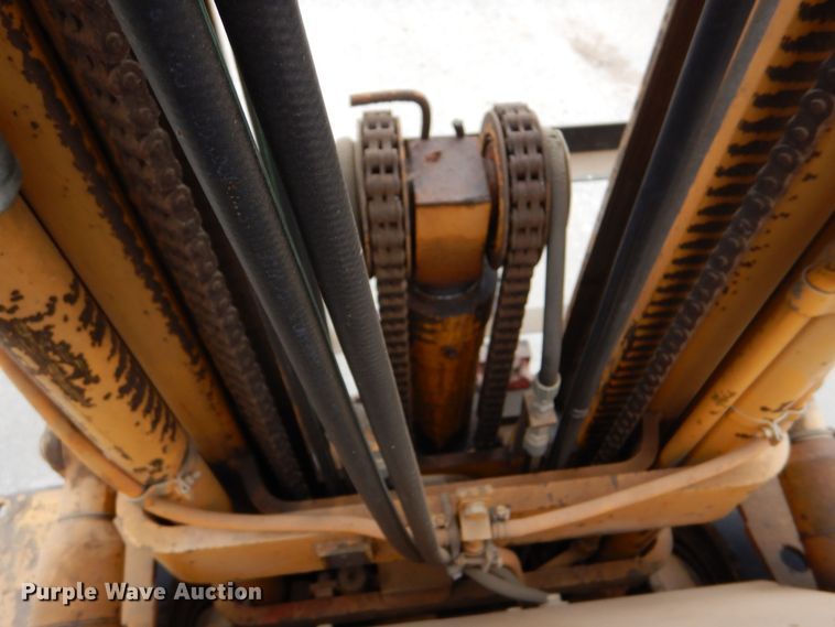 image for item MT9818 Komatsu FG25C-8  forklift