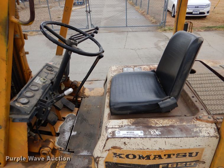 image for item MT9818 Komatsu FG25C-8  forklift
