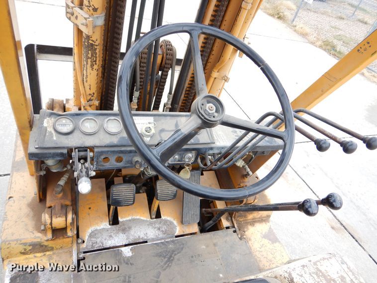 image for item MT9818 Komatsu FG25C-8  forklift