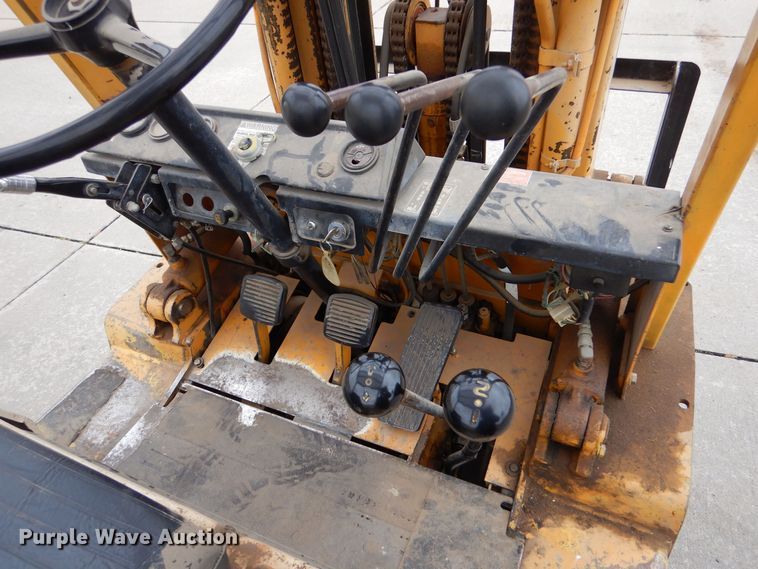 image for item MT9818 Komatsu FG25C-8  forklift