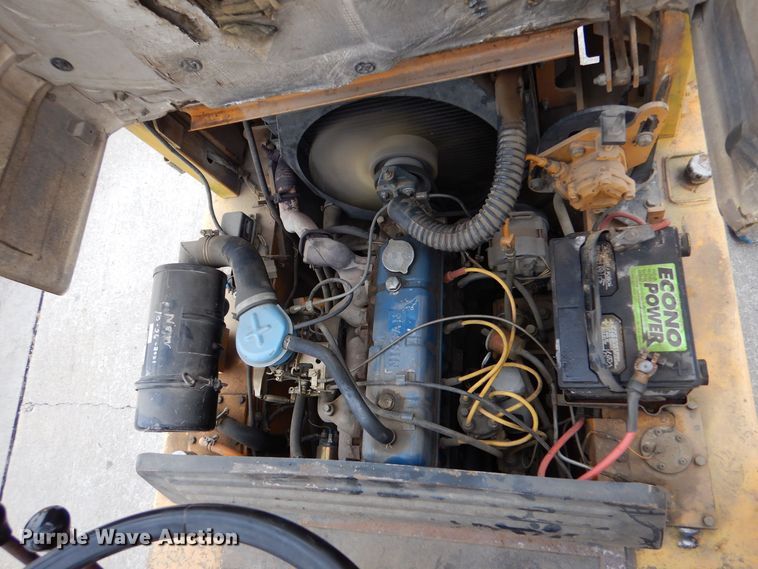 image for item MT9818 Komatsu FG25C-8  forklift