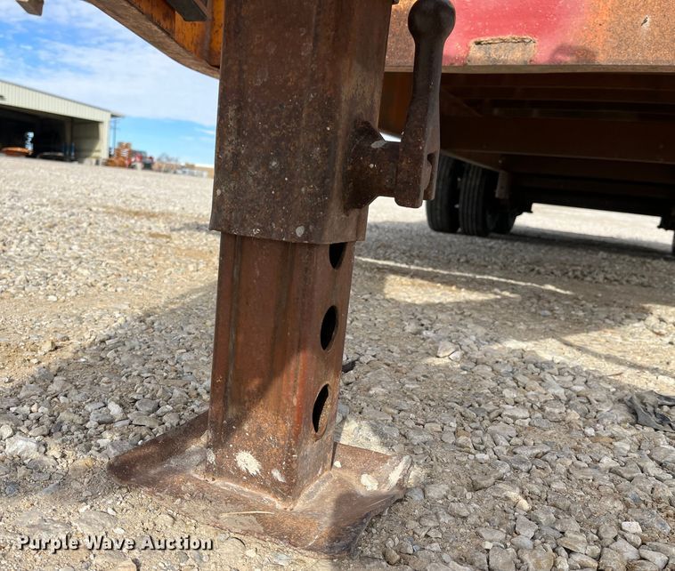 image for item MW9493 2001 Kiefer  equipment trailer