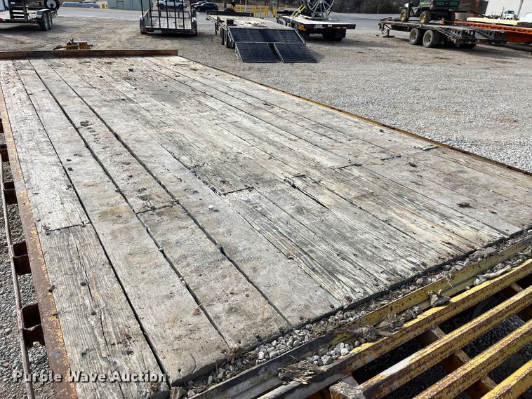 image for item MW9493 2001 Kiefer  equipment trailer