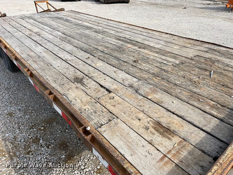 image for item MW9493 2001 Kiefer  equipment trailer