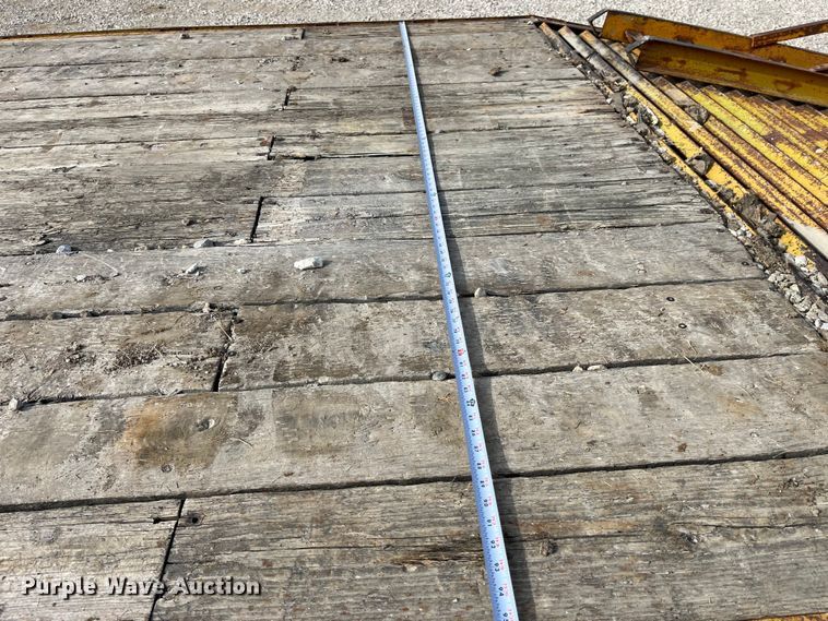 image for item MW9493 2001 Kiefer  equipment trailer