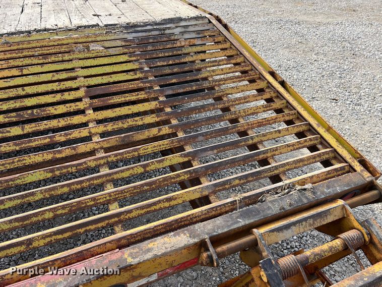 image for item MW9493 2001 Kiefer  equipment trailer