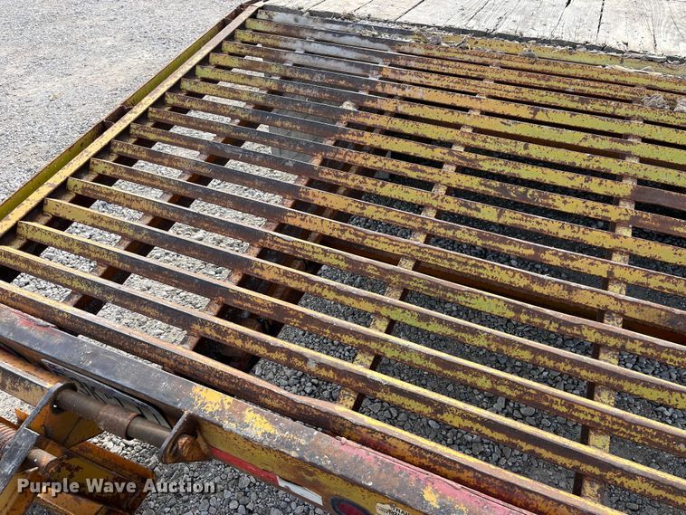 image for item MW9493 2001 Kiefer  equipment trailer