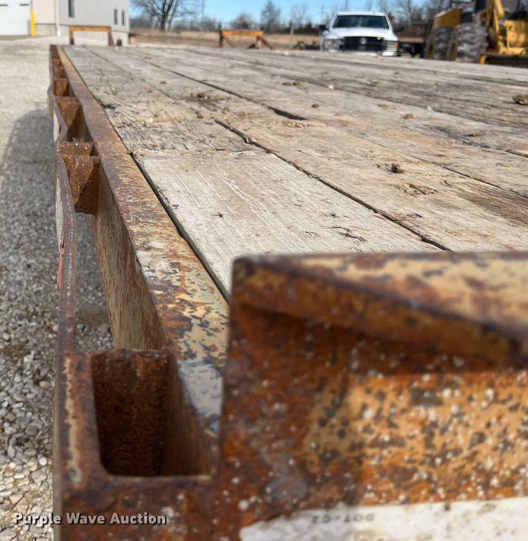 image for item MW9493 2001 Kiefer  equipment trailer