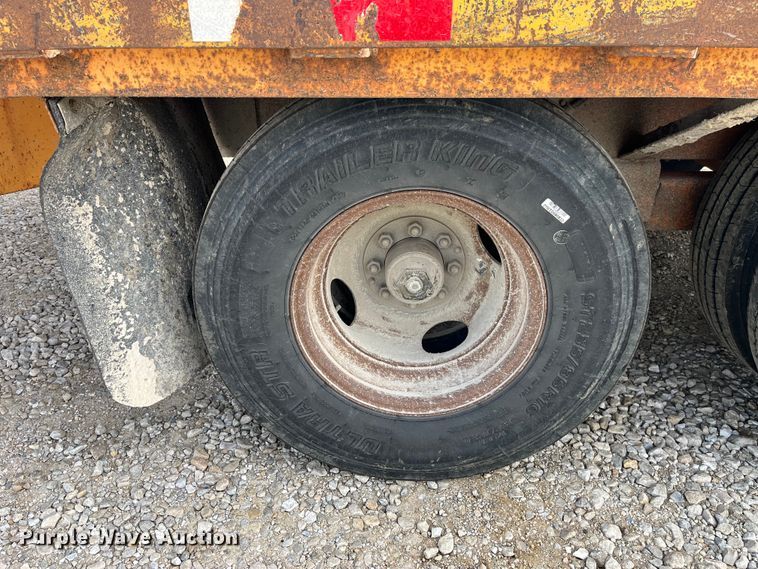 image for item MW9493 2001 Kiefer  equipment trailer