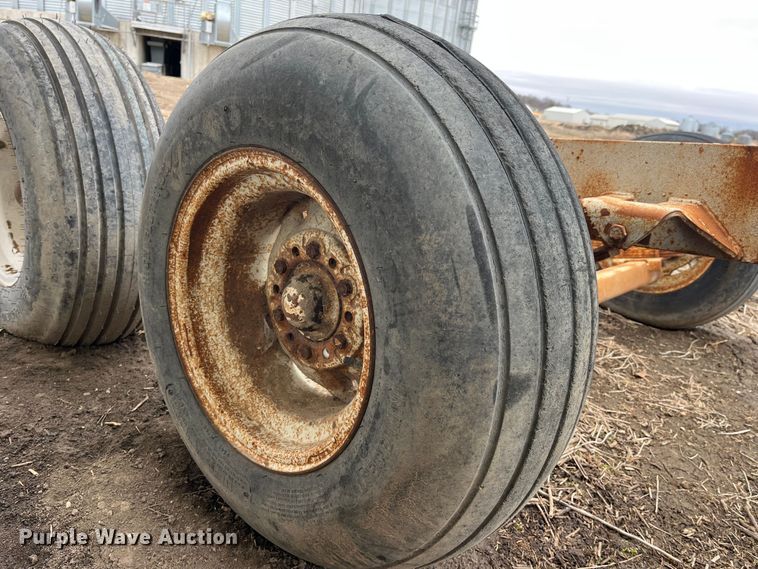 image for item MW9505 Dry fertilizer spreader trailer frame