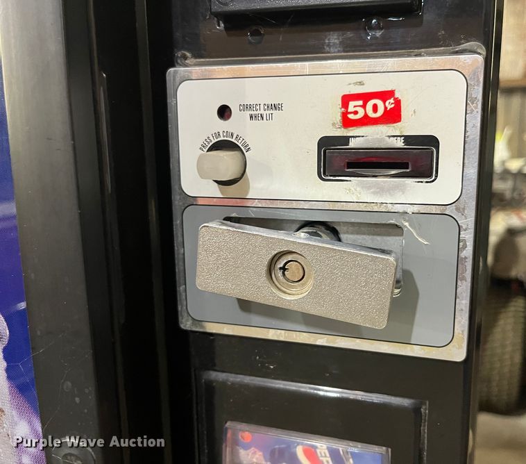 image for item MW9518 Dixie-Narco DNCB276MC/162-6PE2369  vending machine