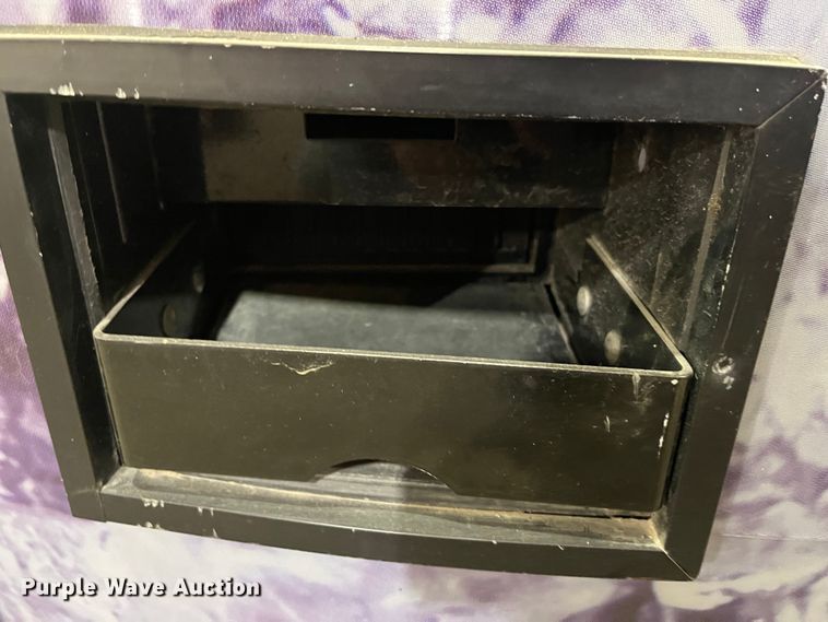 image for item MW9518 Dixie-Narco DNCB276MC/162-6PE2369  vending machine