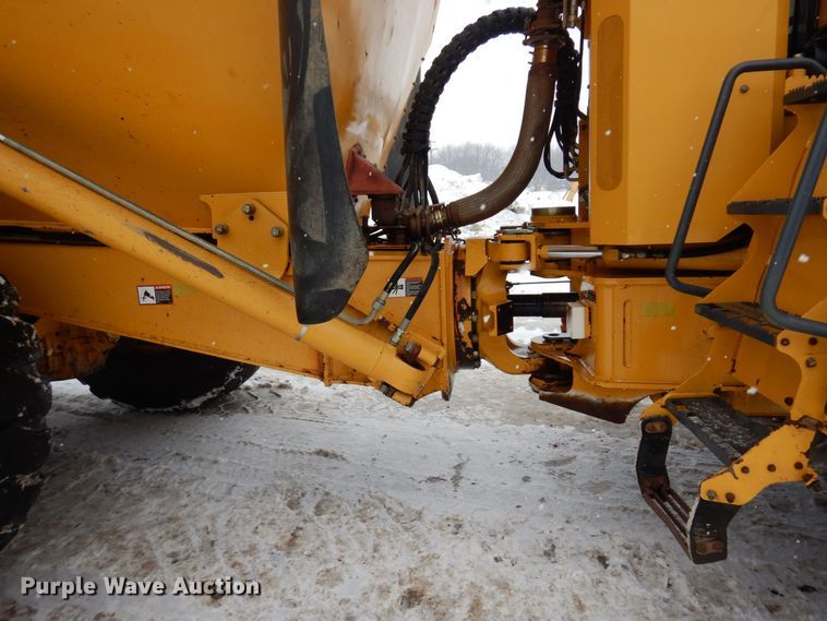 image for item AF9272 2012 John Deere 460E  haul truck