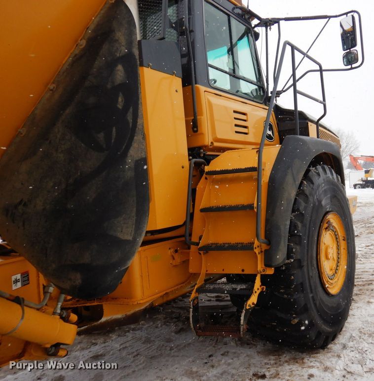 image for item AF9272 2012 John Deere 460E  haul truck