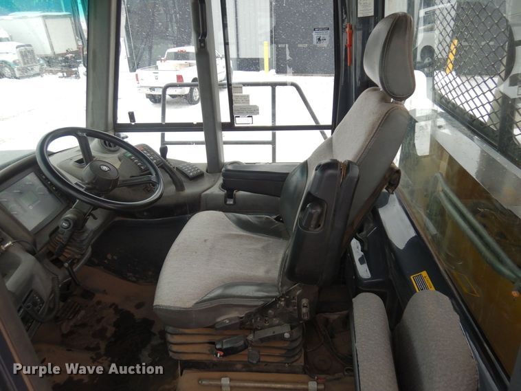 image for item AF9272 2012 John Deere 460E  haul truck