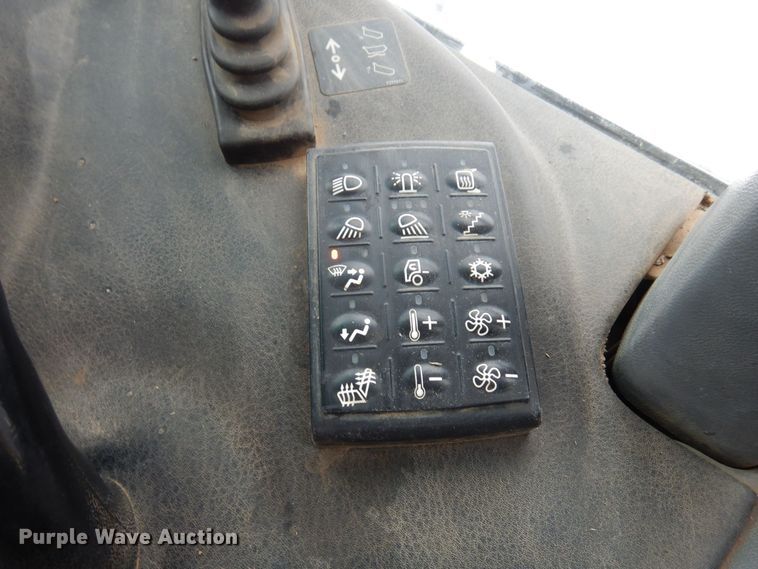 image for item AF9272 2012 John Deere 460E  haul truck