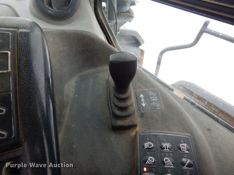 image for item AF9272 2012 John Deere 460E  haul truck