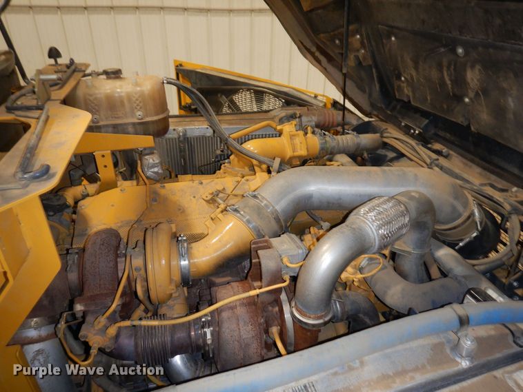 image for item AF9272 2012 John Deere 460E  haul truck