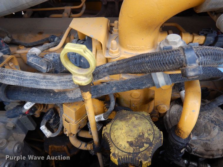 image for item AF9273 2014 John Deere 750K LGP  dozer