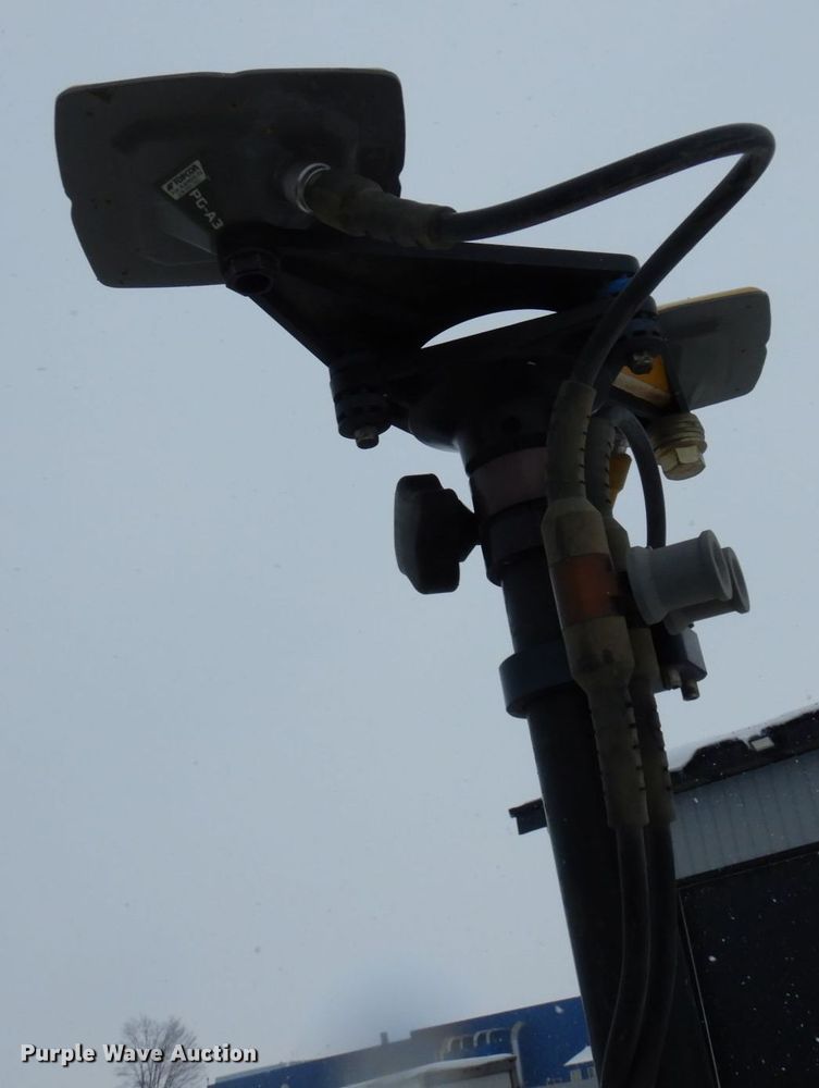 image for item AF9274 2013 John Deere 850K WLT  dozer